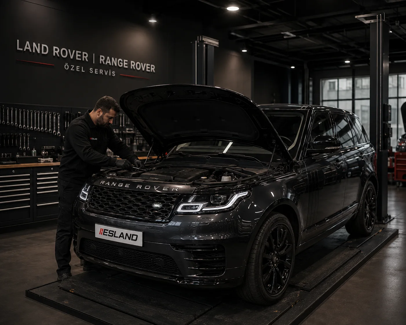 Land Rover ve Range Rover servis ve teknik kontrol sürecini temsil eden Esland görseli